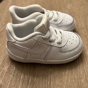Nike Baby Air Force 1 shoes. Size 4